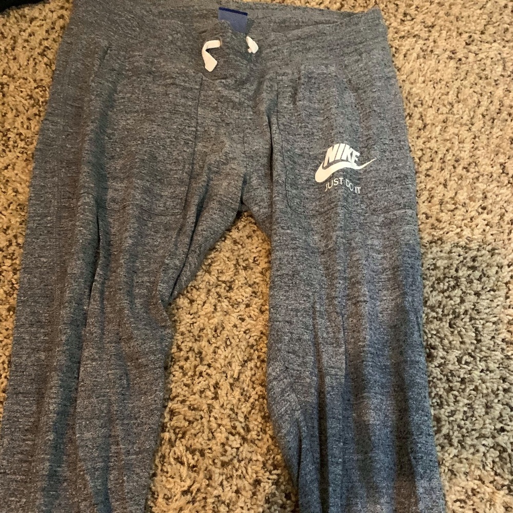 Nike cropped joggers